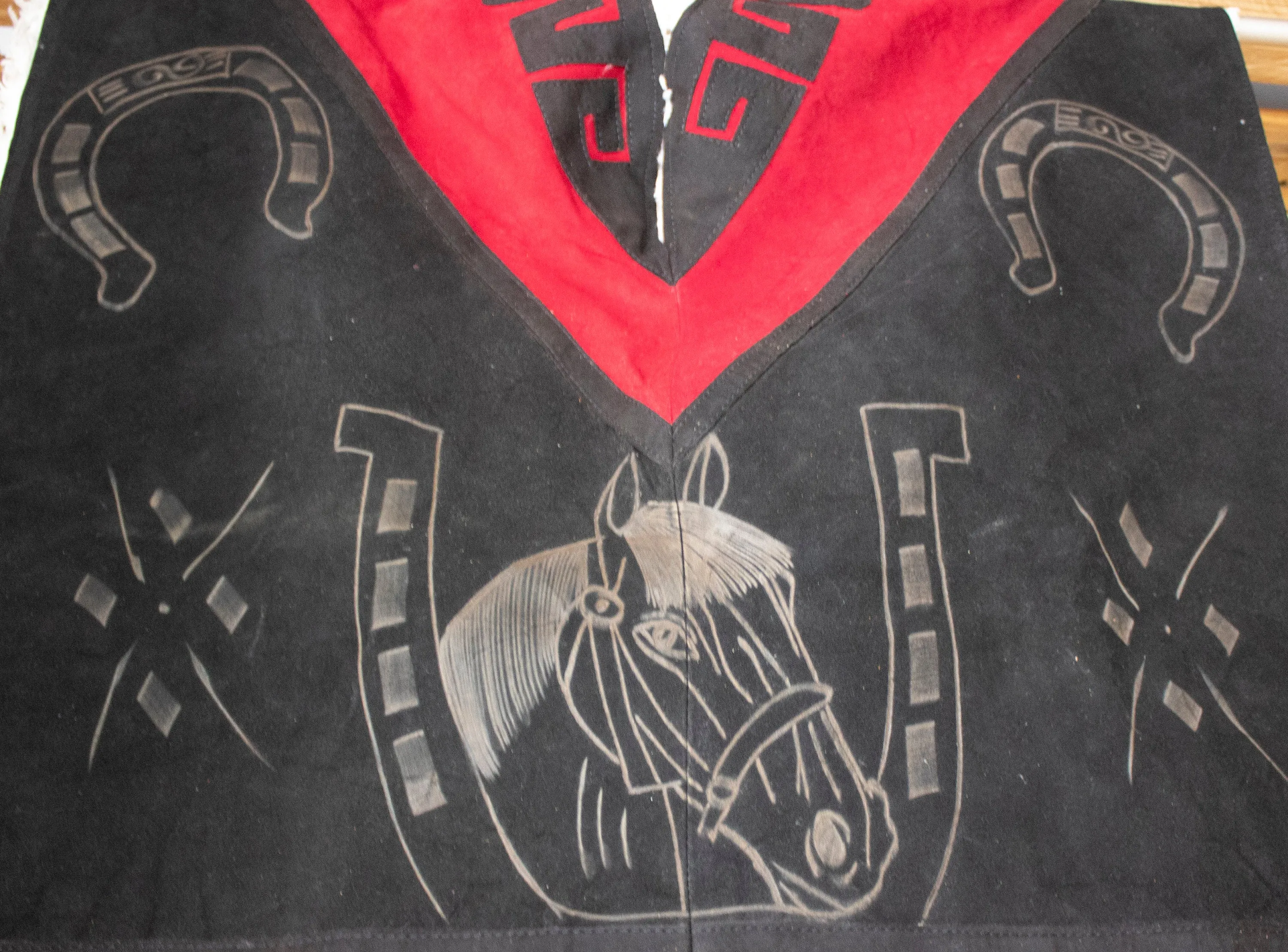 AUTHENTIC SUEDE LEATHER Red stamped Horse & Horseshoe Western sheep wool cowboy Mexican zarape poncho