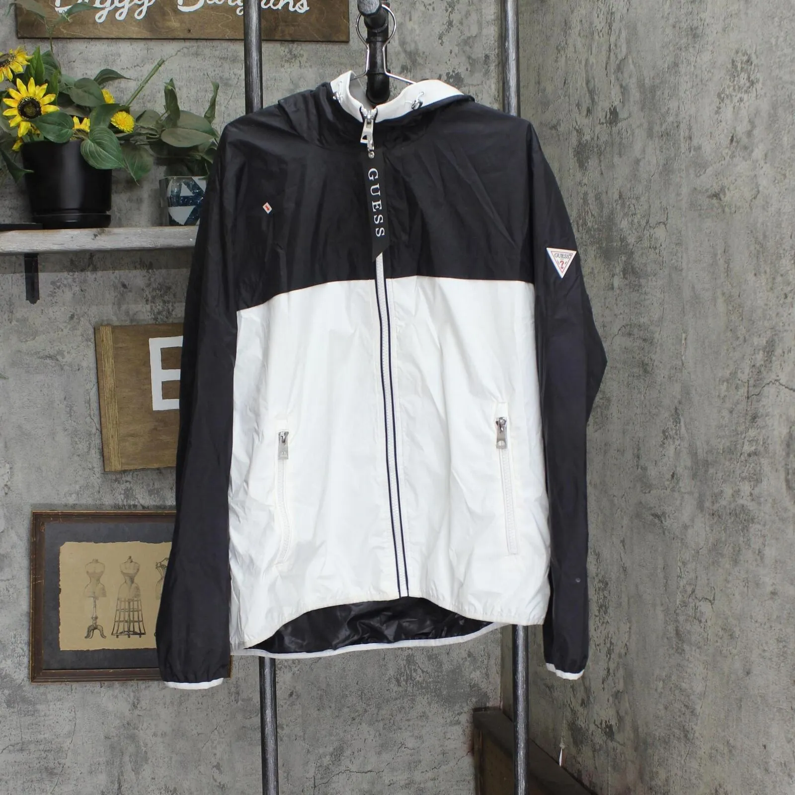 Guess Men's Colorblocked Hooded Windbreaker Jacket 110AN616 Black / White 2XL