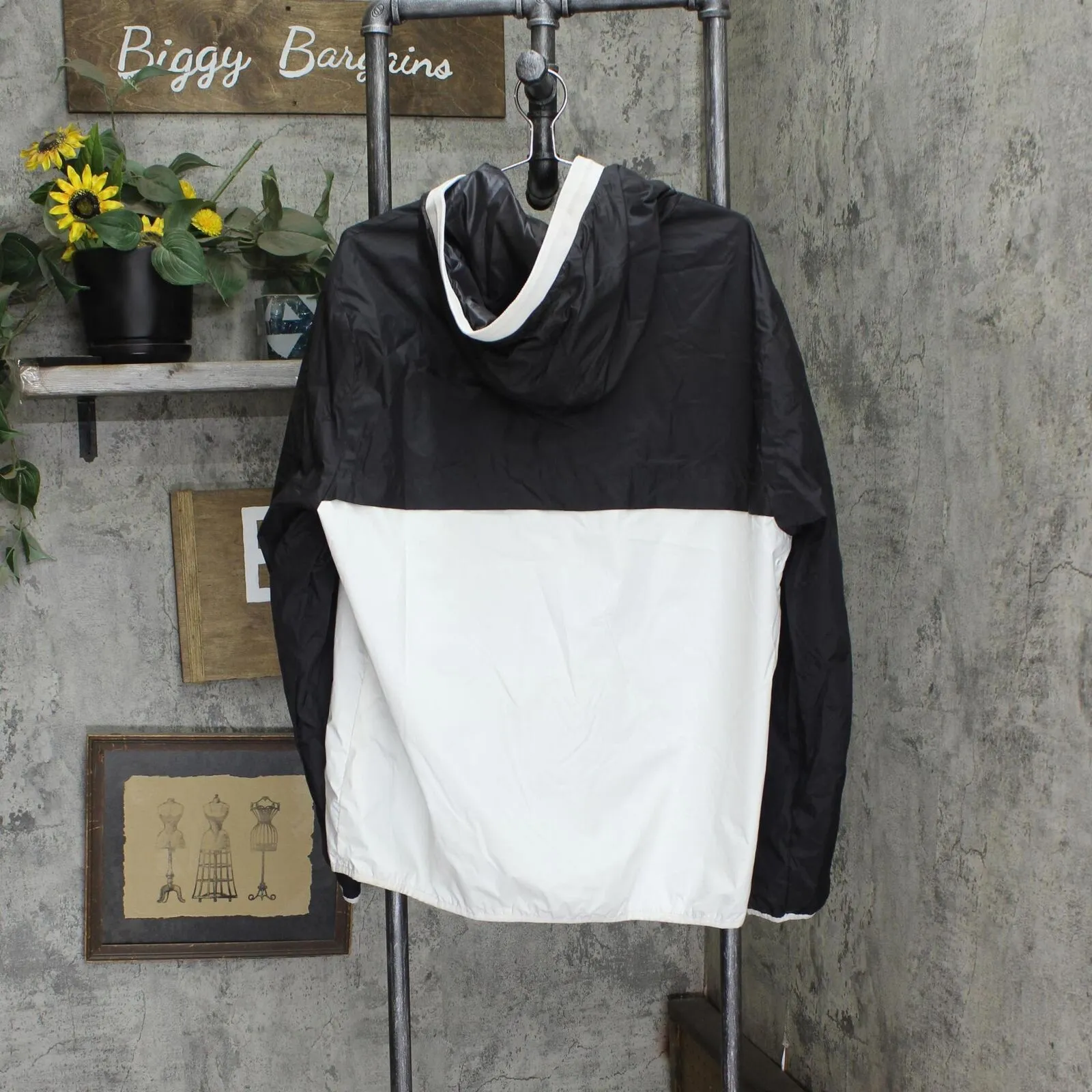 Guess Men's Colorblocked Hooded Windbreaker Jacket 110AN616 Black / White 2XL