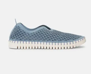 ILSE JACOBSEN Tulip Flats - Cloud Blue