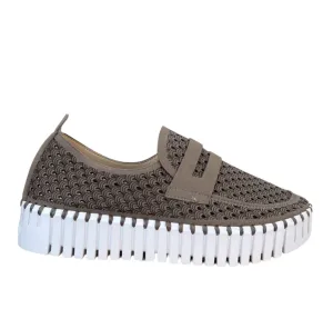 ILSE JACOBSEN Tulip Flats - Falcon