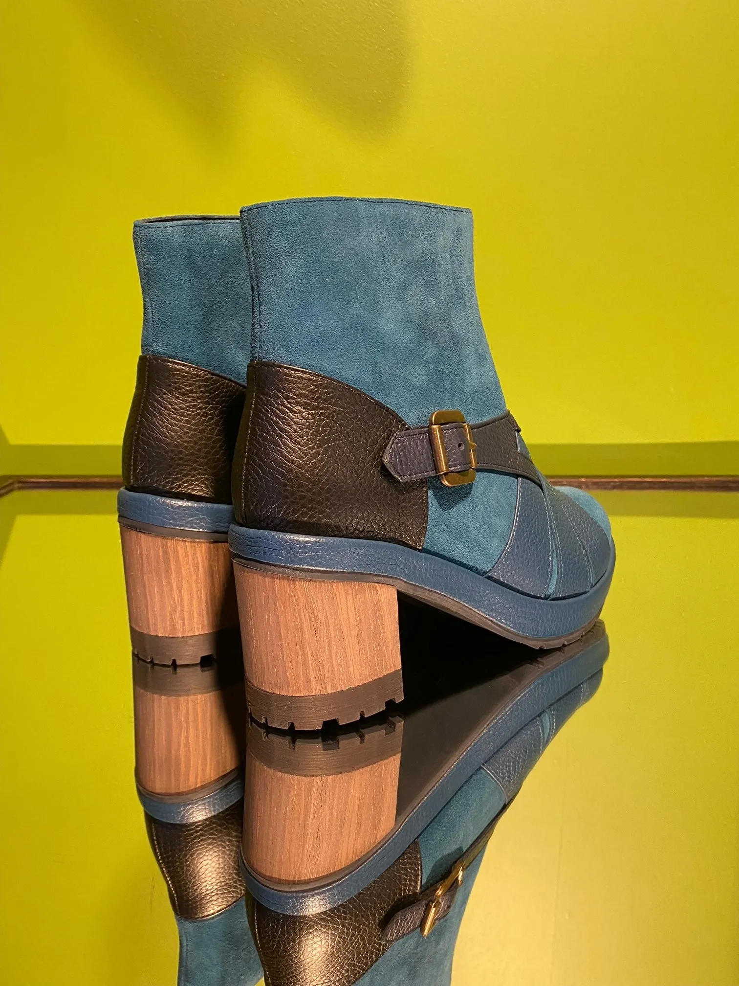 KR1801 opt.4 BLUE rubber sole
