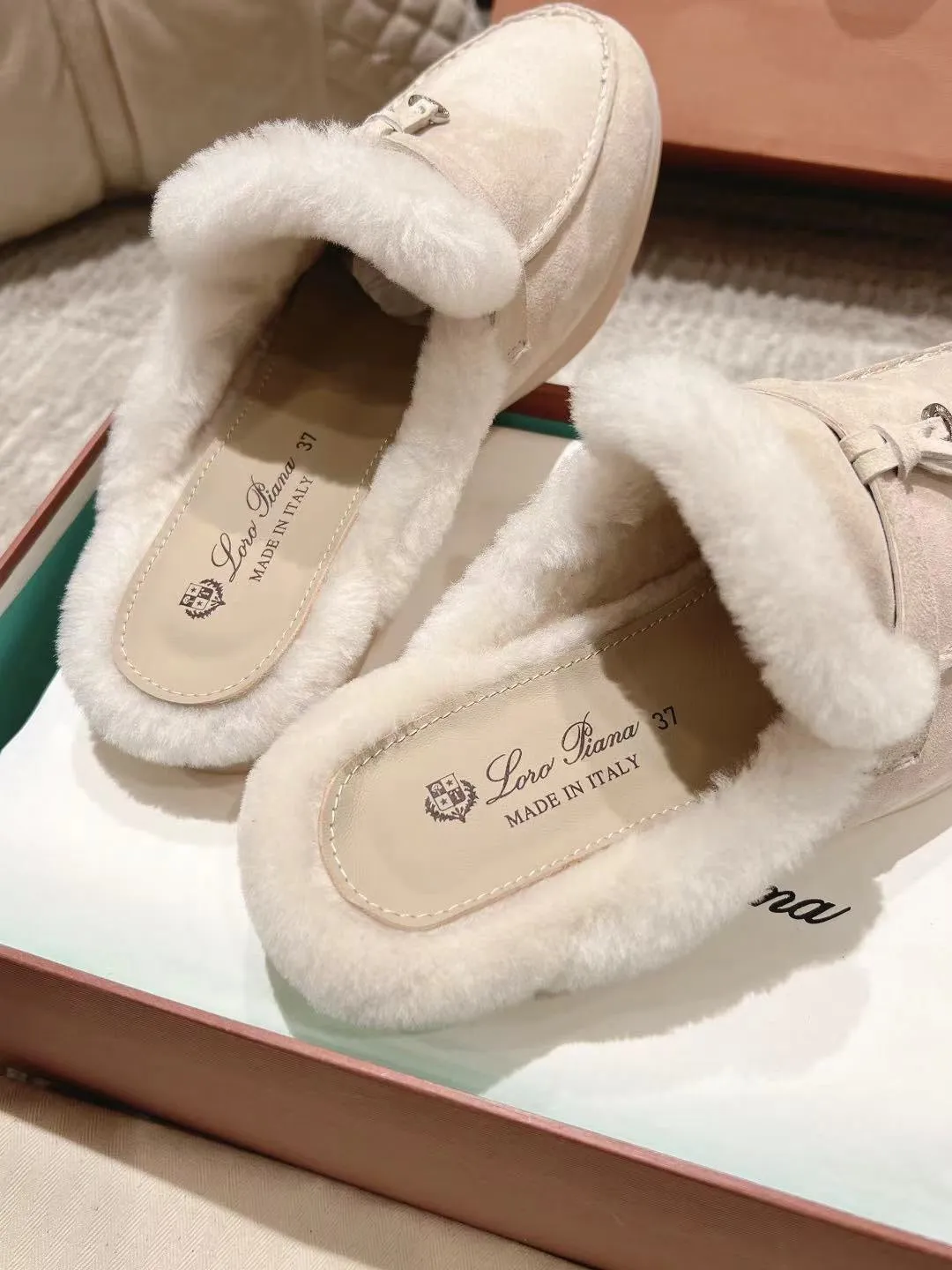 LP Charms Walk Babouche Loafer Bisque Cream mix White Suede With Rabbit Fur Lining 206243