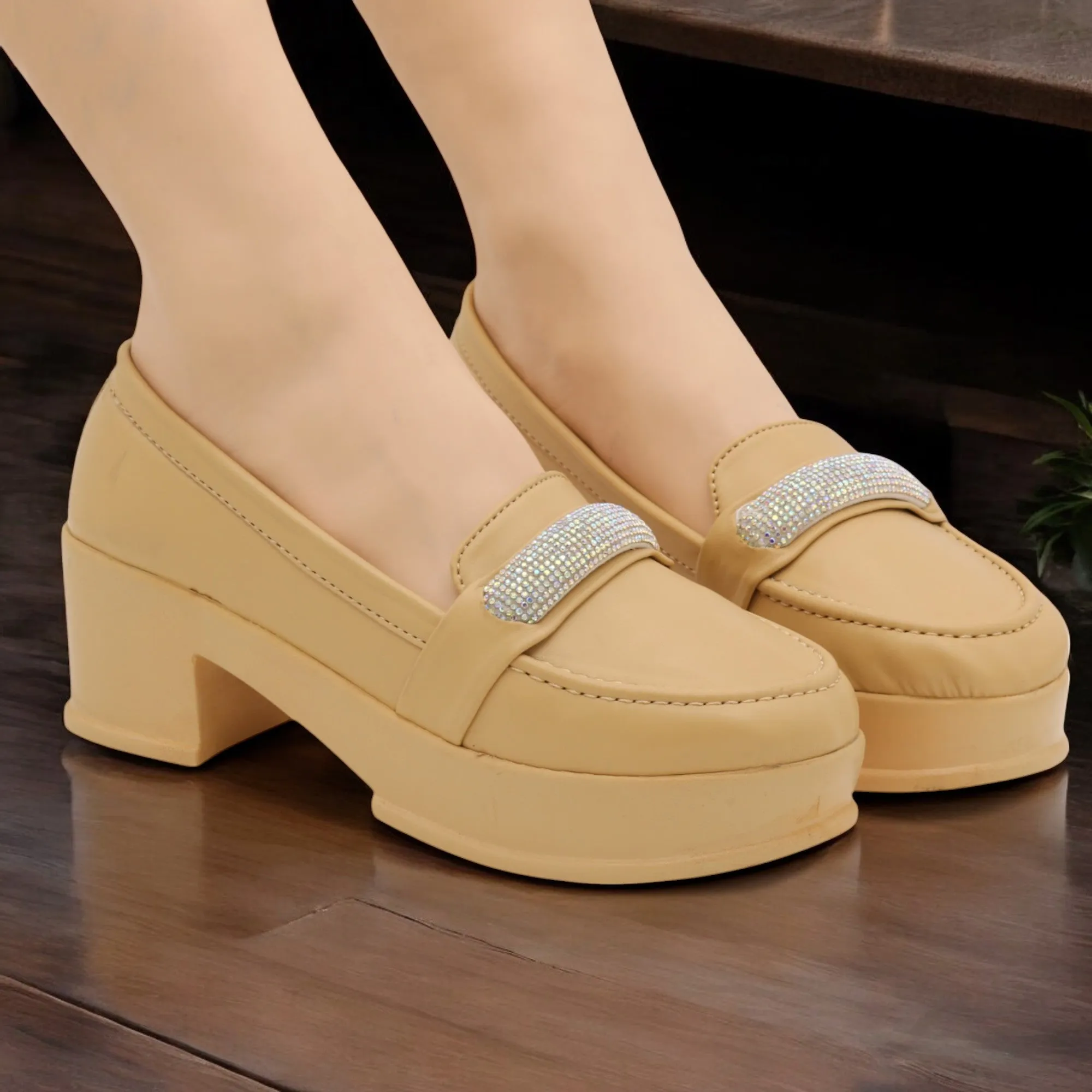 M0437 block heel
