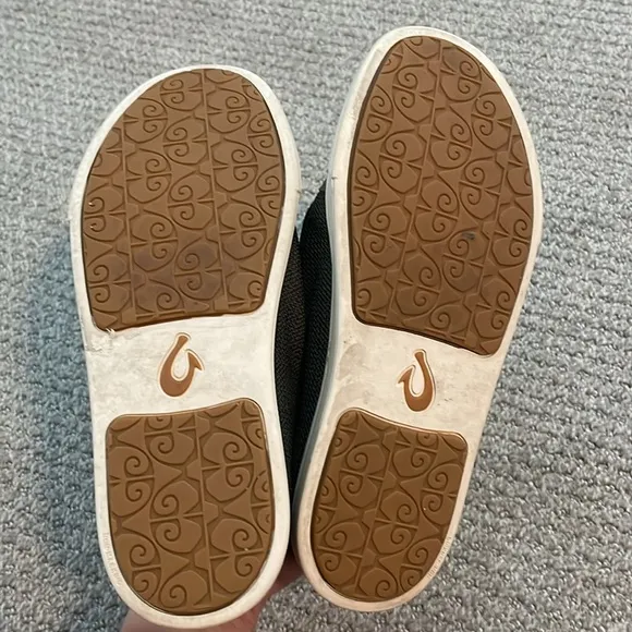 OluKai Sneakers EUC