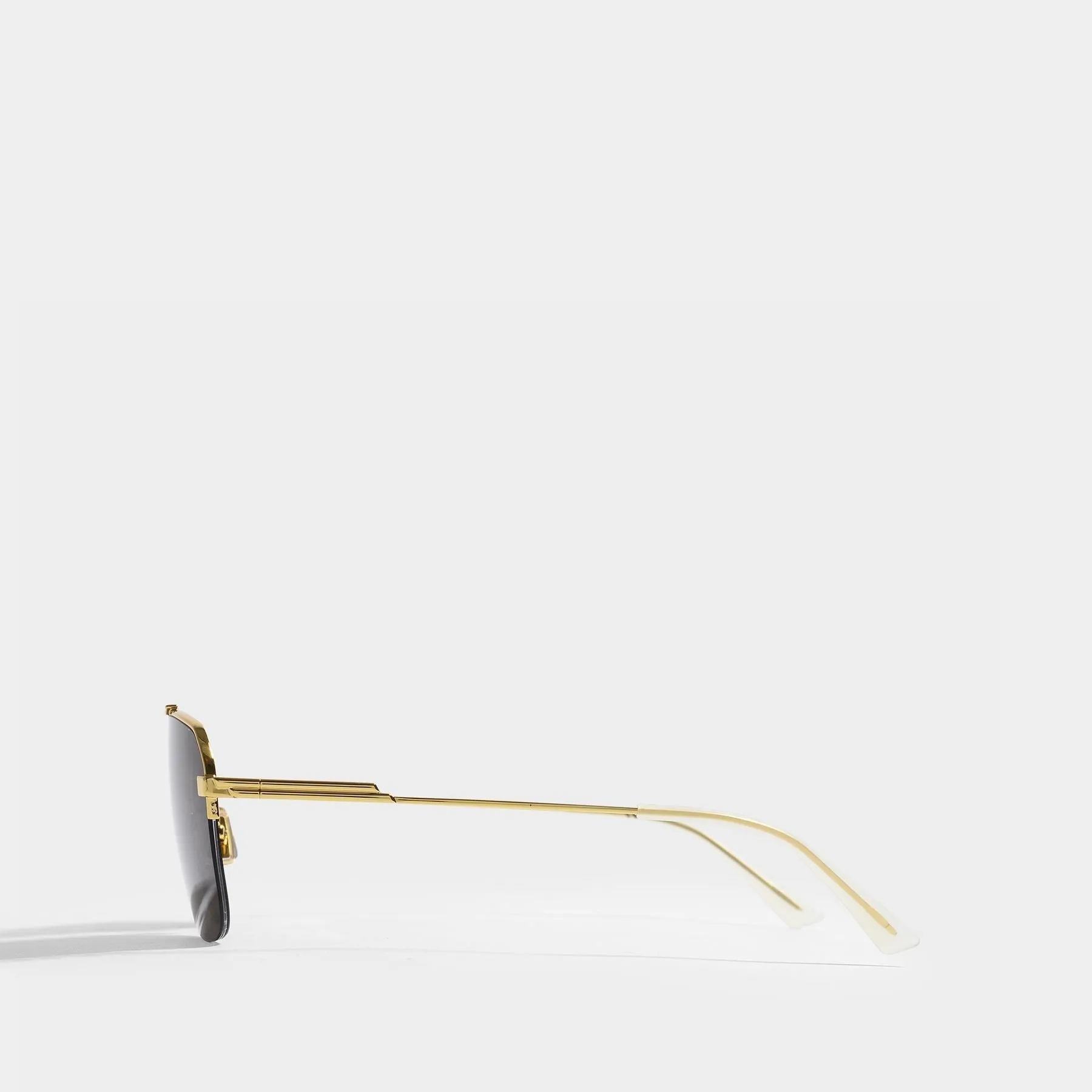 Sunglasses in Gold Metal