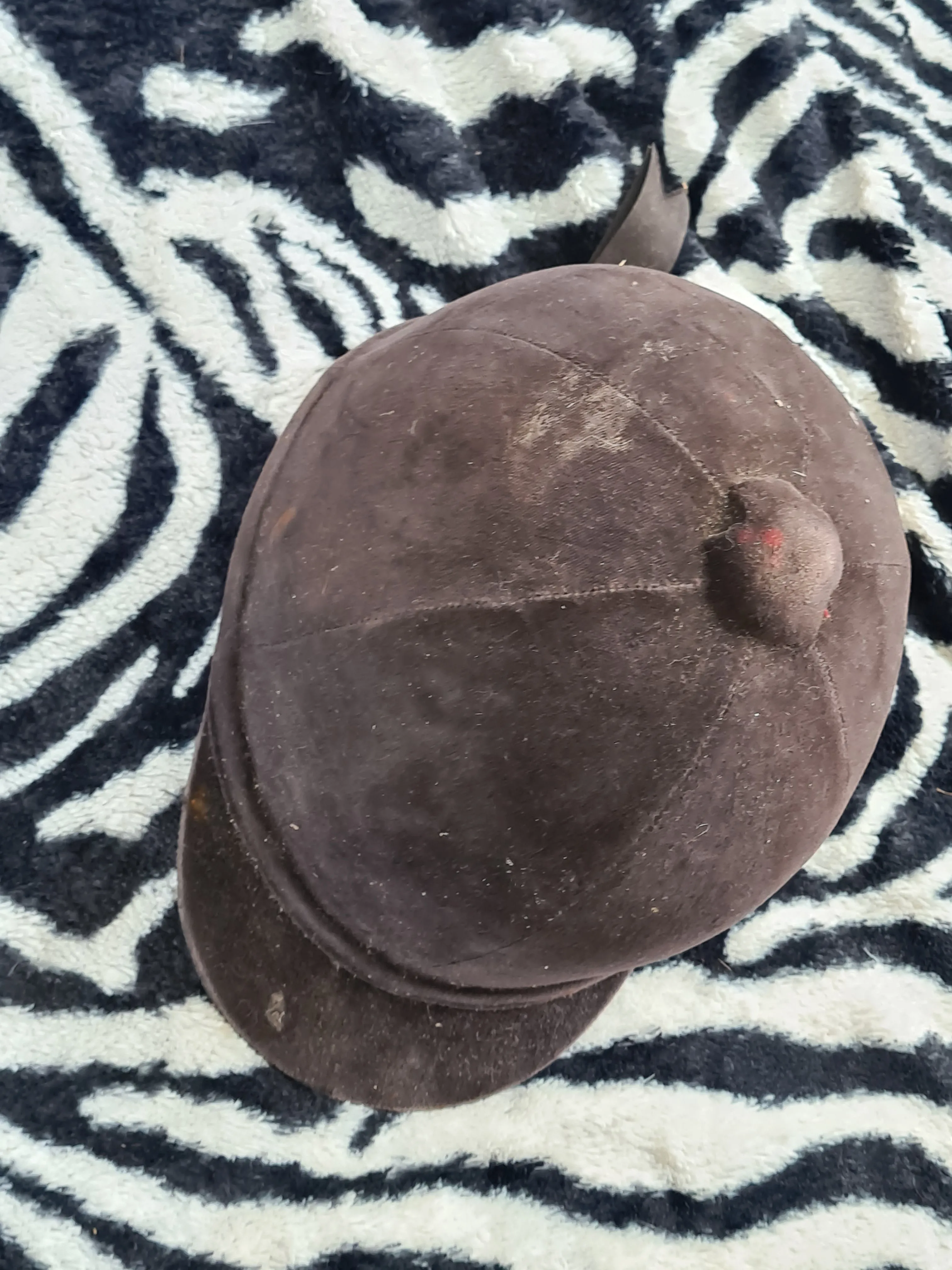 Used 53cm shires black velvet riding hat FREE POSTAGE❤️