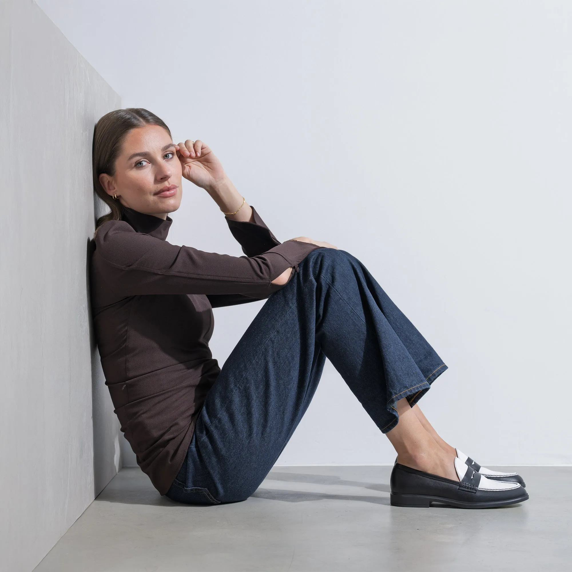 Vendôme Blandine black and white calfskin leather loafers