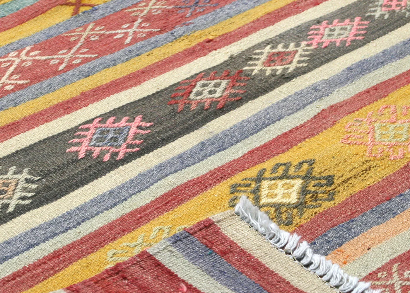 Vintage Turkish Kilim - 5' x 6'11"